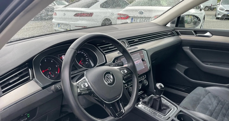 Volkswagen Passat cena 64900 przebieg: 205000, rok produkcji 2019 z Hajnówka małe 254